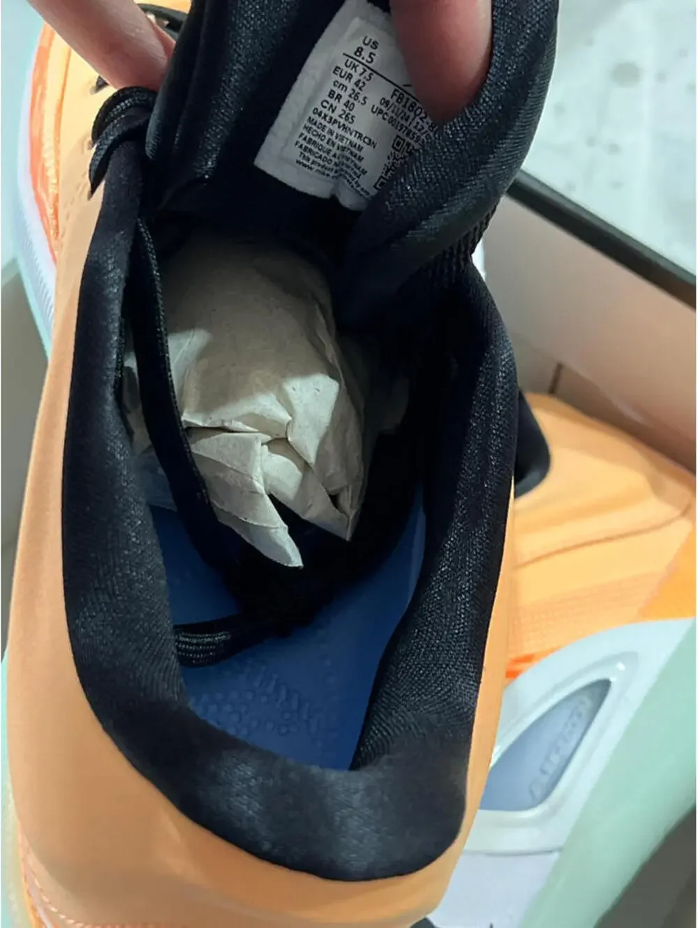 Zion 4 Basketball Shoes (FB1802-800, Peach Cream/Black/White/Total Orange) mens